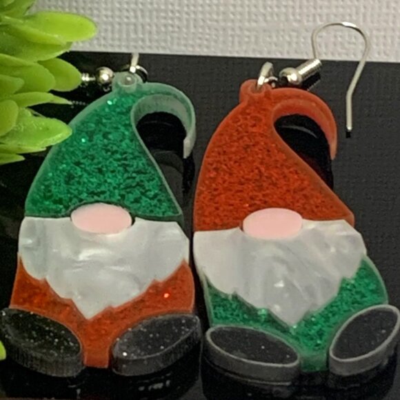 Gnome Earring, Dwarf Earring, Elf Earring, Christmas Earring, Gift Idea - Picture 2 of 4